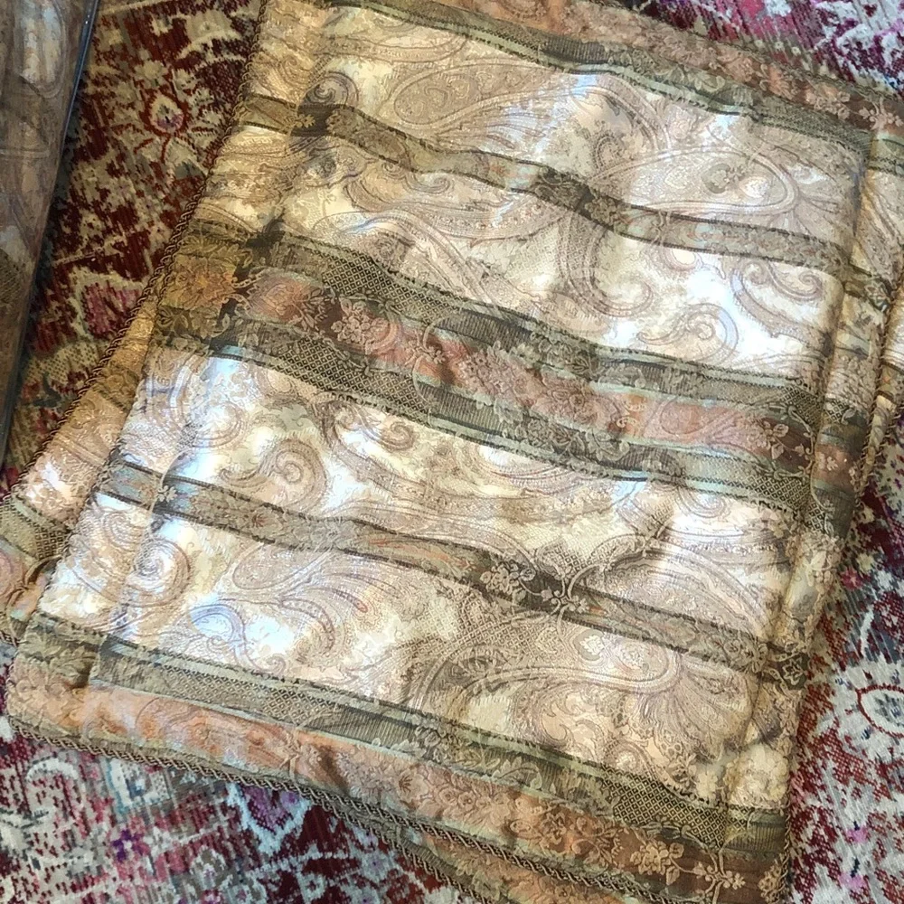 Croscill Queen 4 piece bed set Sorrento new in package 2 pillow shams bed skirt